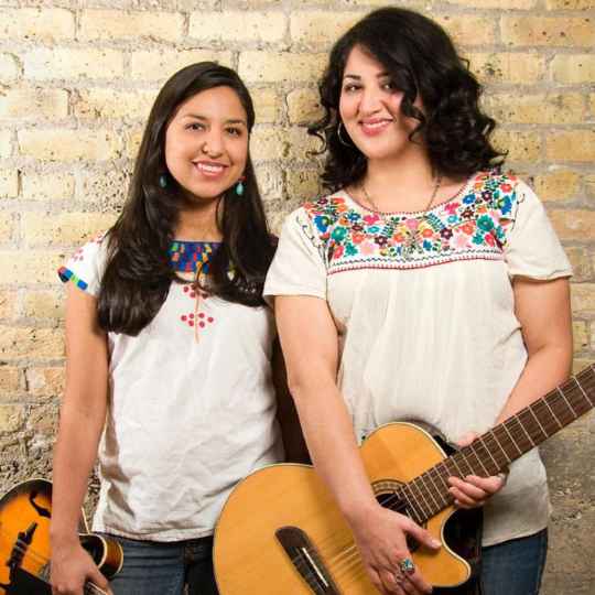 Fall Back Into Storytime Concert with Little Lunas!